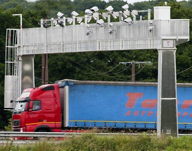 les portiques écotaxe sont des espions