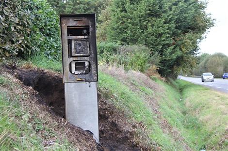 révolte en bretagne contre portiques écotaxe