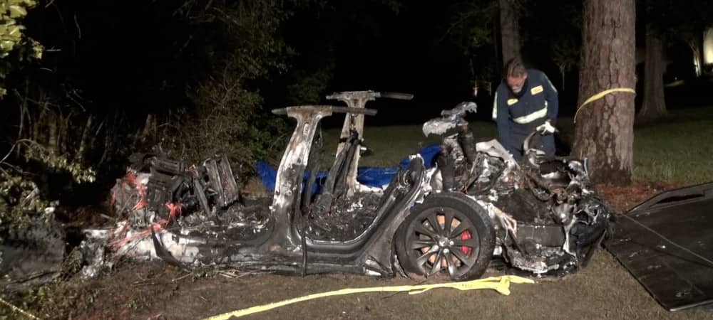 Accident et incendie d'une Tesla