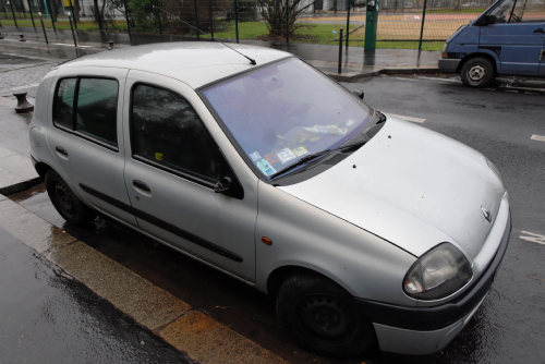 clio rétroviseur cassé