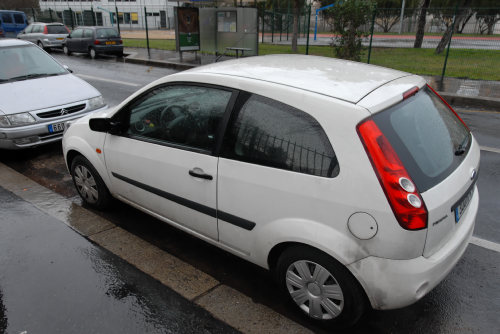 ford rétroviseur cassé