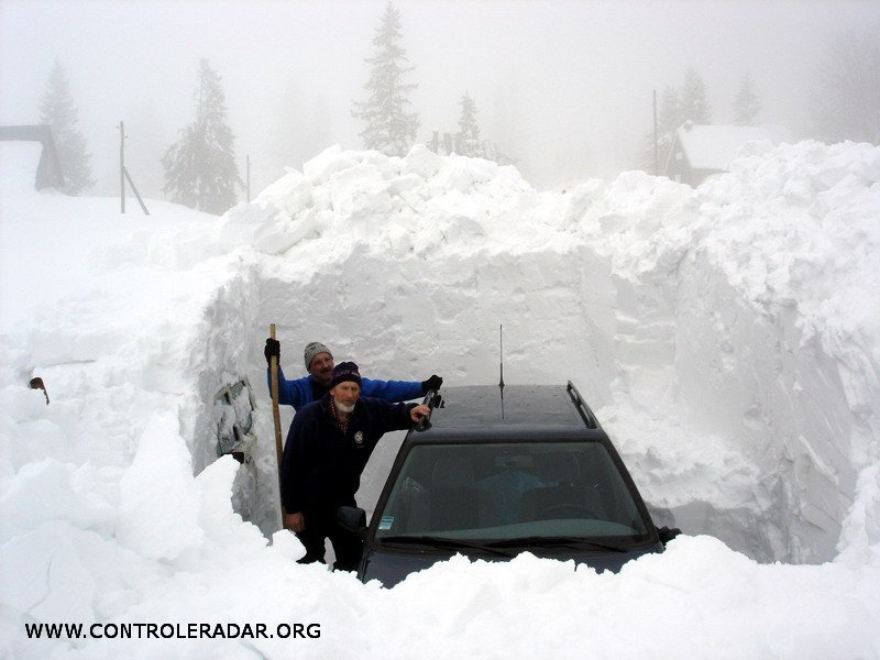 voiture dans la neige, image rigolo