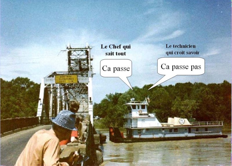 barge passe sous un pont