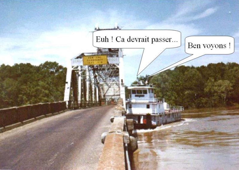 accident rivière pont bateau