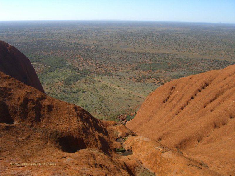vue de l'ayers rock en australie