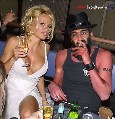 osama dans une soirée chic